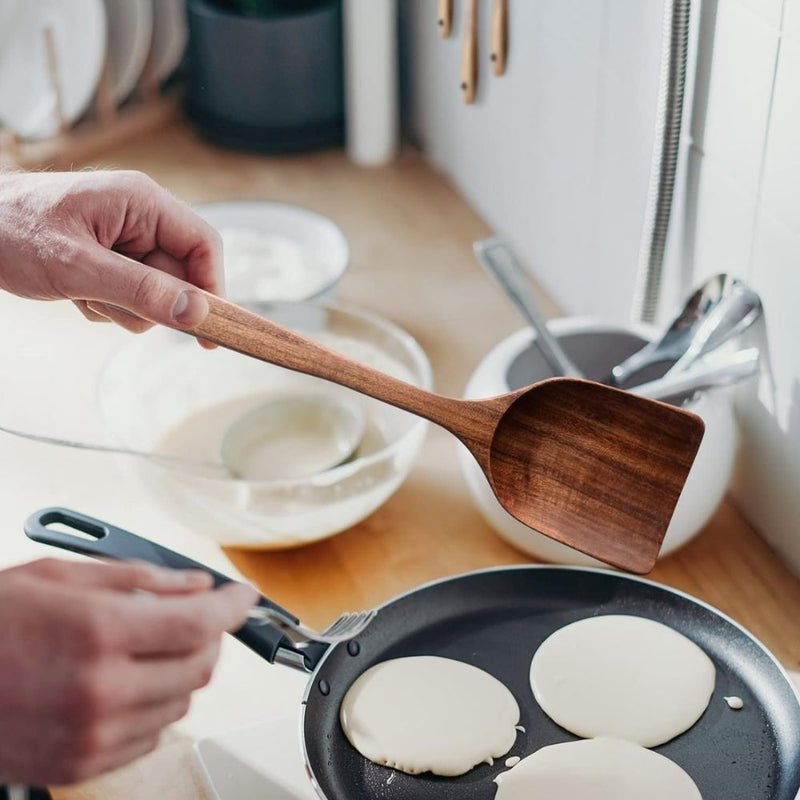 Wooden utensil set